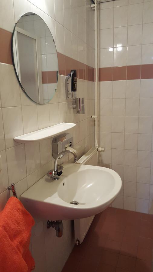 Hotel Ambiente Βλισίνγκεν Εξωτερικό φωτογραφία